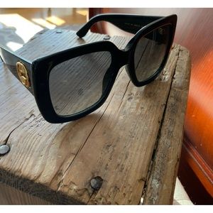 Gucci oversized sunglasses